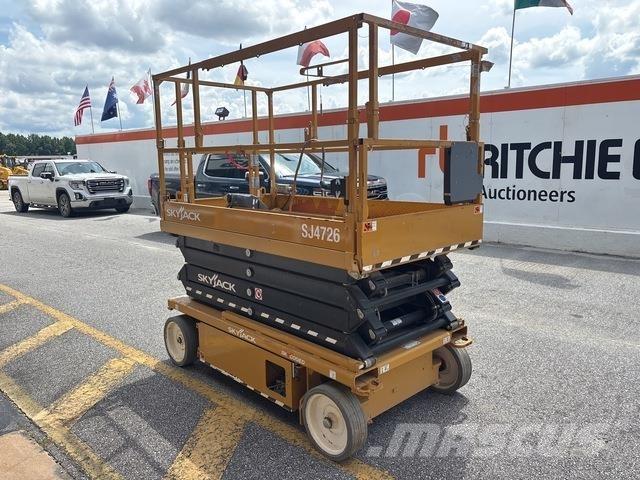 SkyJack SJ4726 가위형 리프트