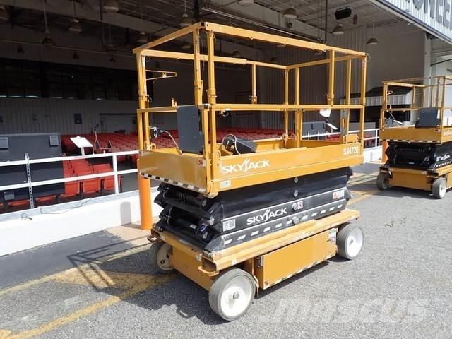 SkyJack SJ4726 가위형 리프트