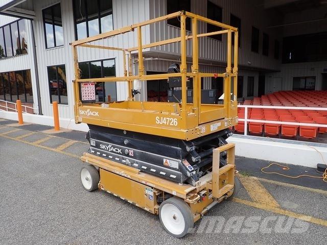 SkyJack SJ4726 가위형 리프트