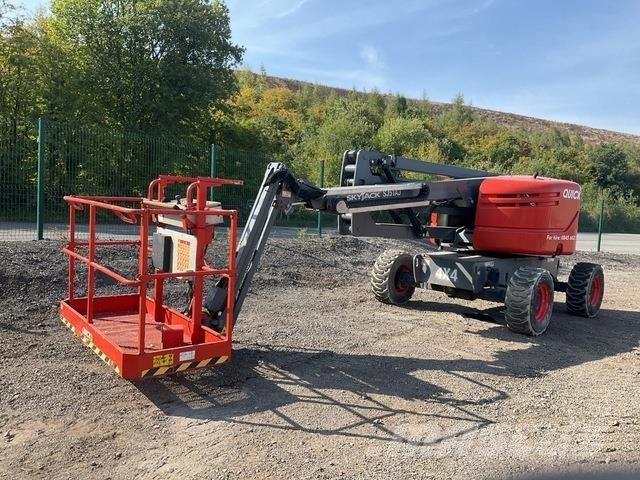 SkyJack SJ51AJ 관절형 전동이동 리프트