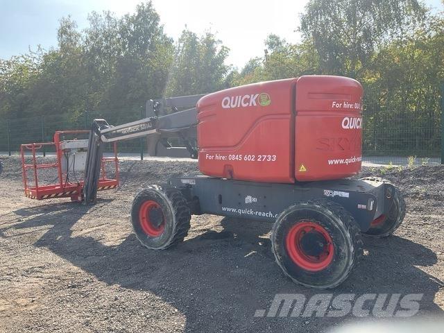 SkyJack SJ51AJ 관절형 전동이동 리프트