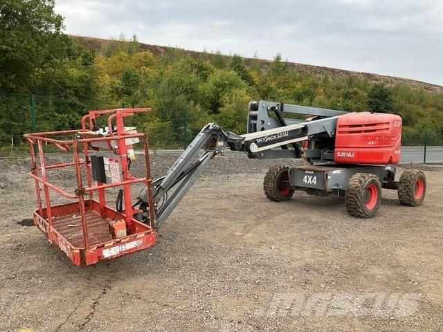 SkyJack SJ51AJ 관절형 전동이동 리프트