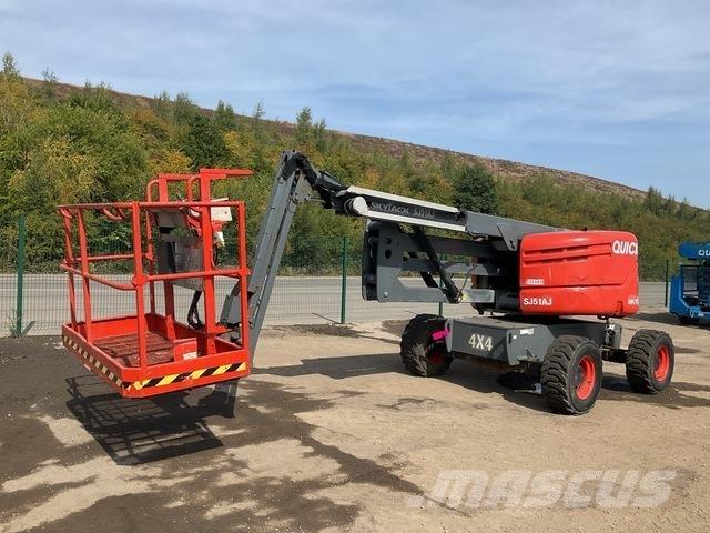 SkyJack SJ51AJ 관절형 전동이동 리프트