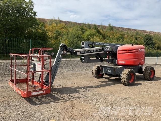 SkyJack SJ51AJ 관절형 전동이동 리프트