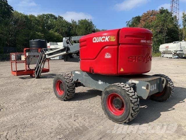 SkyJack SJ51AJ 관절형 전동이동 리프트