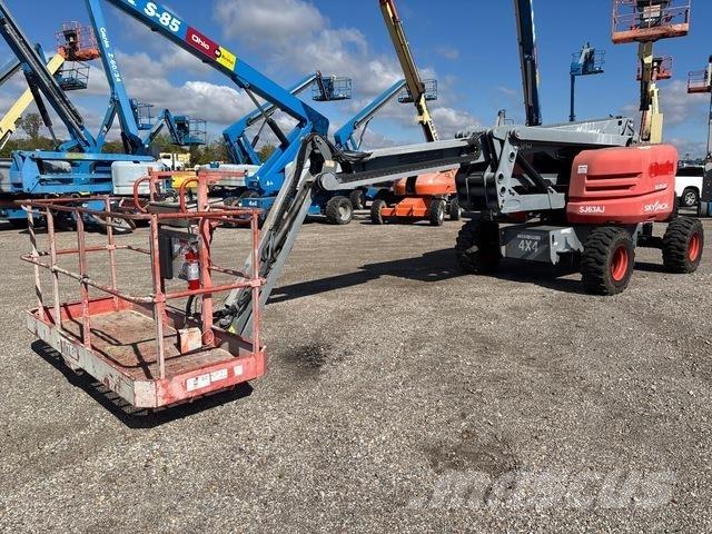 SkyJack SJ63AJ 관절형 전동이동 리프트