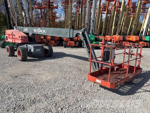 SkyJack SJ66T 견인식 전동이동 리프트