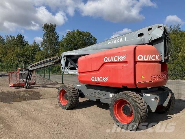 SkyJack SJ85AJ 관절형 전동이동 리프트