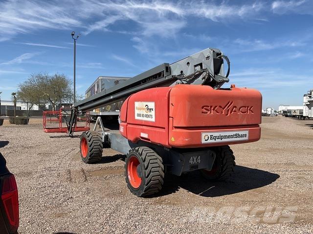 SkyJack SJ86T 견인식 전동이동 리프트