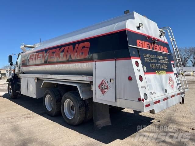 Sterling L9500 탱커 트럭
