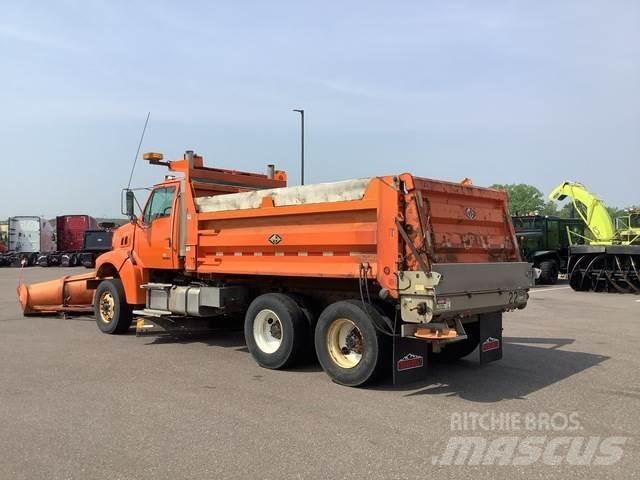 Sterling L9500 제설 블레이드 및 제설기