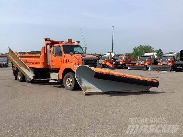 Sterling L9500 제설 블레이드 및 제설기