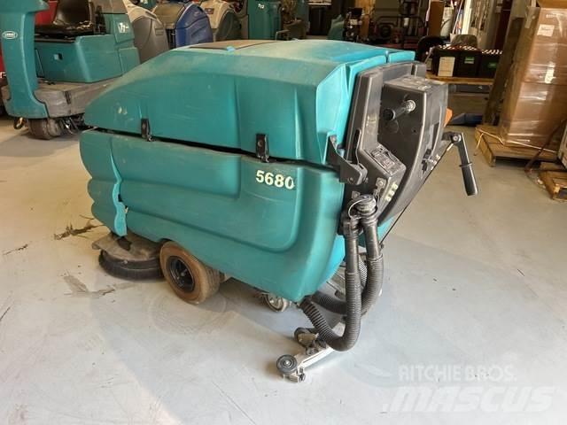 Tennant 5680 습식 청소차