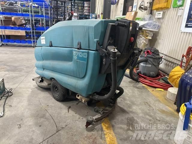 Tennant 5700XP 습식 청소차