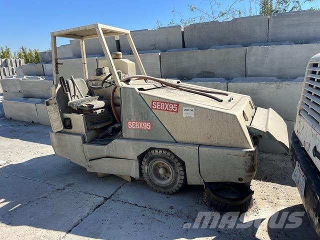 Tennant 800 실내 청소기