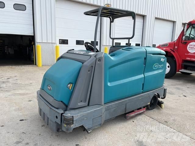 Tennant M17 실내 청소기