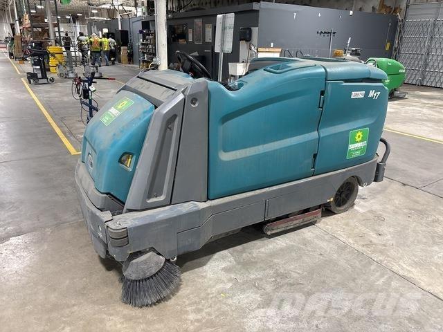 Tennant M17 습식 청소차