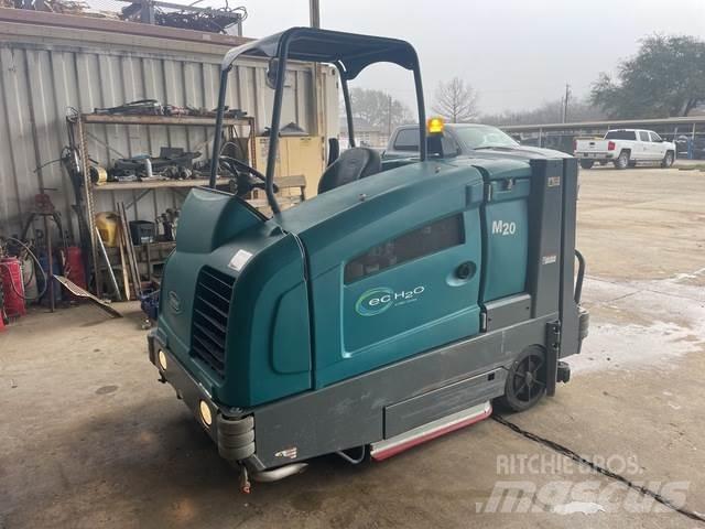 Tennant M20 습식 청소차
