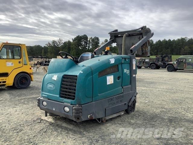 Tennant M20 실내 청소기