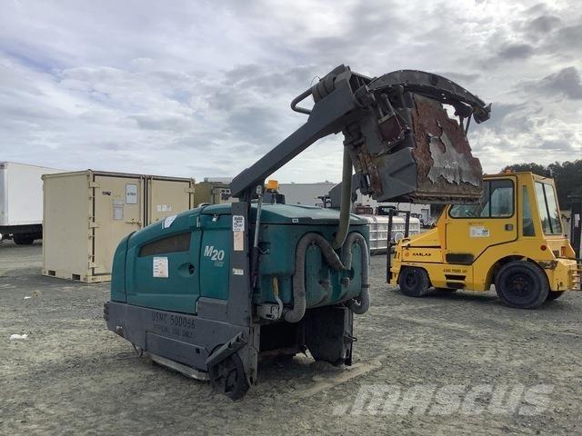 Tennant M20 실내 청소기