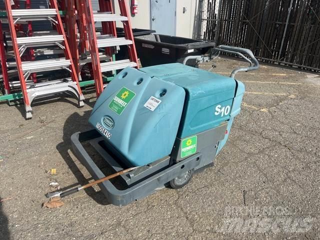 Tennant S10 실내 청소기