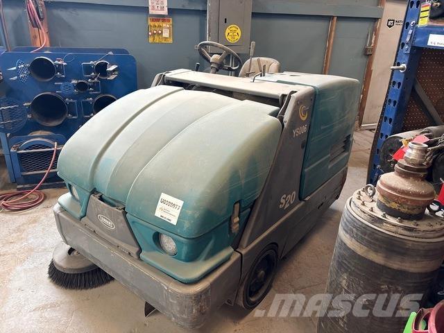 Tennant S20 실내 청소기