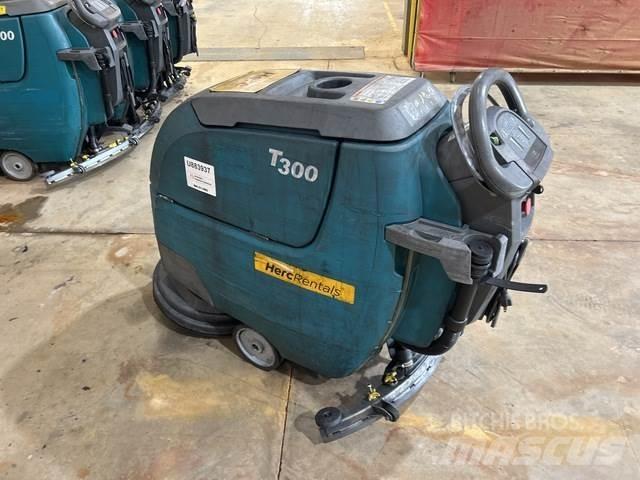 Tennant T300 습식 청소차