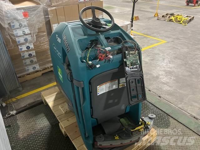 Tennant T350 습식 청소차