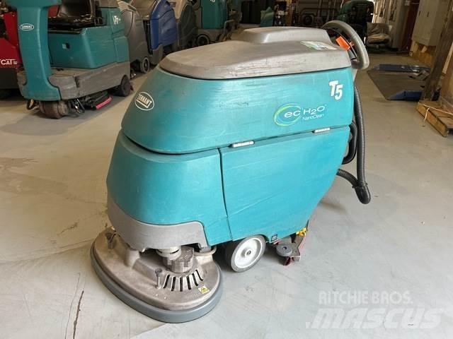 Tennant T5 습식 청소차