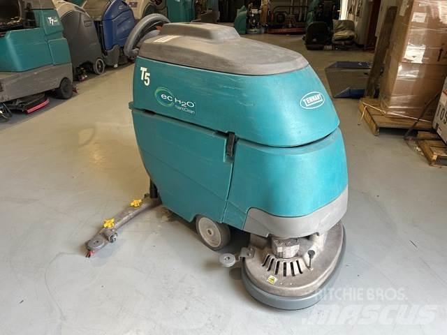 Tennant T5 습식 청소차