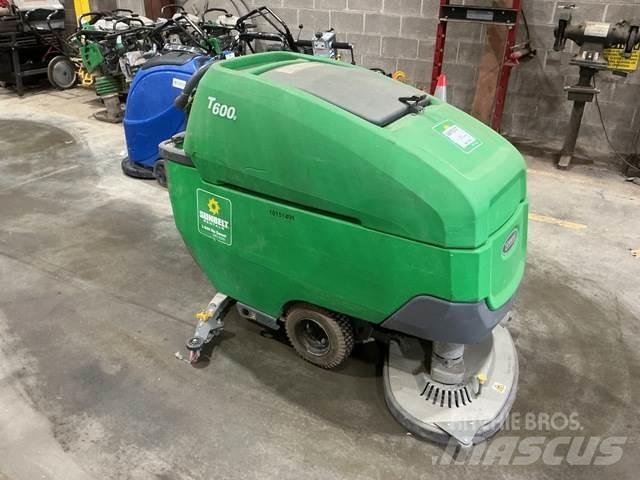 Tennant T600E 습식 청소차