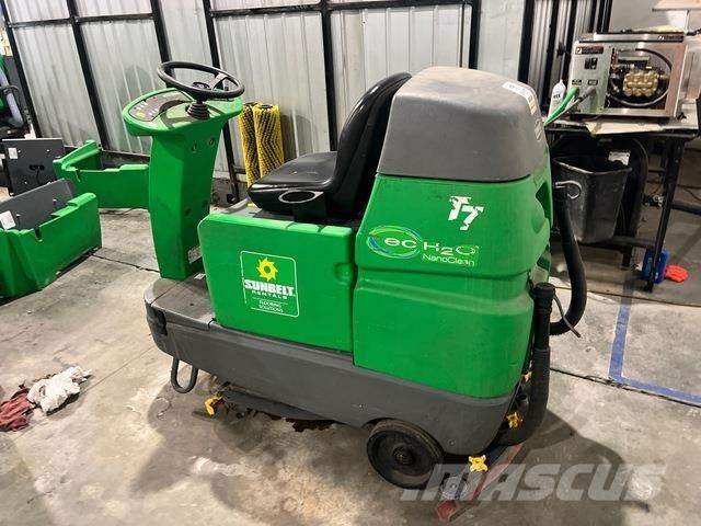 Tennant T7E 습식 청소차
