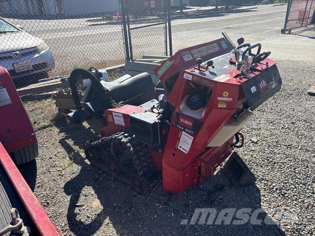 Toro TRX 250 트렌처