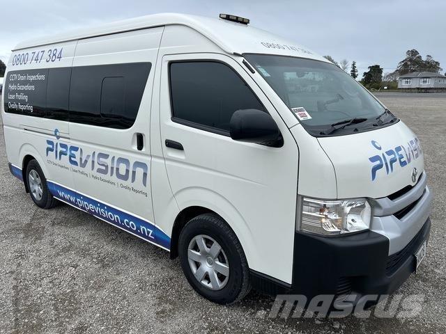 Toyota HiAce 패널 화물차