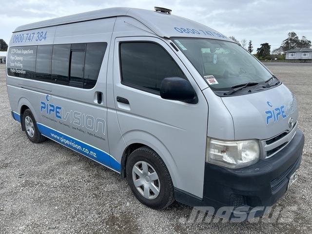 Toyota HiAce 패널 화물차