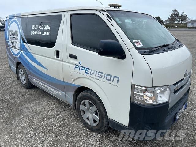 Toyota HiAce 패널 화물차