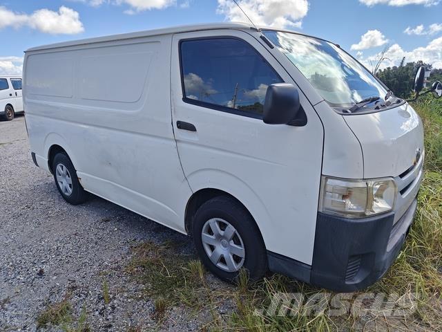 Toyota Hiace 미니 버스