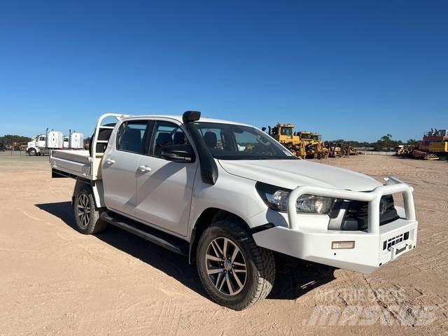 Toyota Hilux 픽업/드롭사이드