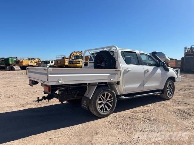 Toyota Hilux 픽업/드롭사이드