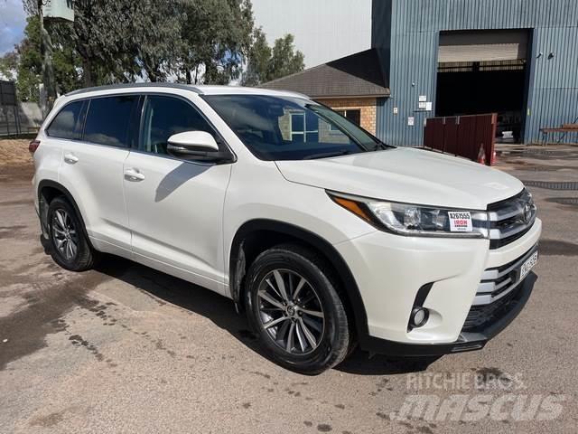 Toyota Kluger 자동차