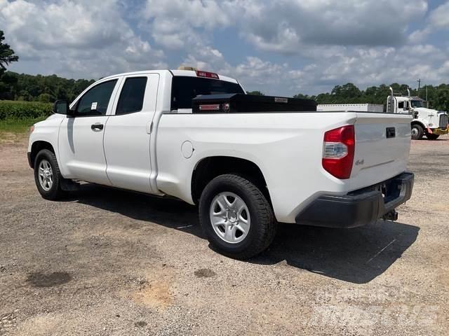 Toyota Tundra 기타