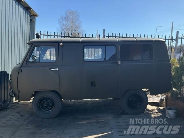  UAZ 452A3 패널 화물차