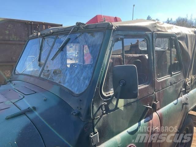  UAZ 469B 자동차