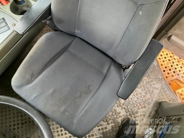 Volvo A30D 연결식 홀러