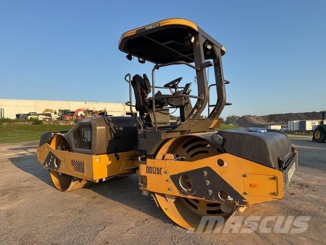 Volvo DD120C 트윈 드럼 롤러
