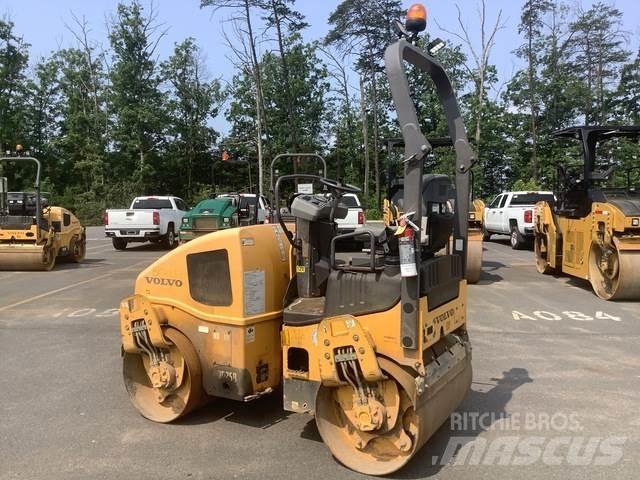 Volvo DD25B 트윈 드럼 롤러