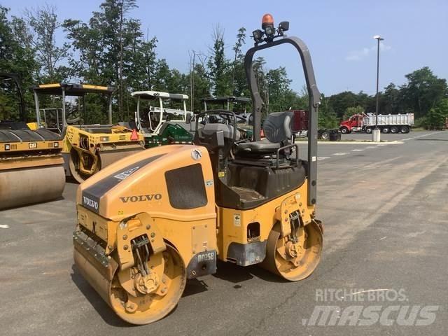 Volvo DD25B 트윈 드럼 롤러