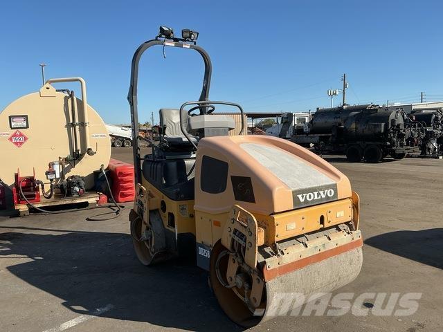 Volvo DD25B 트윈 드럼 롤러