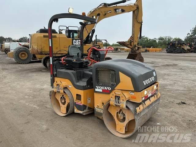 Volvo DD35B 트윈 드럼 롤러