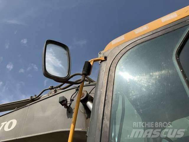 Volvo EC210D 대형 굴삭기 29톤 이상